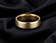 Alianza de Boda Plana Satinada en Oro 14k Macizo - Diseño Moderno NYC