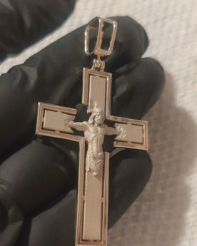 Dije cruz 3D Oro 14k macizo acabado satinado y pulido espejo